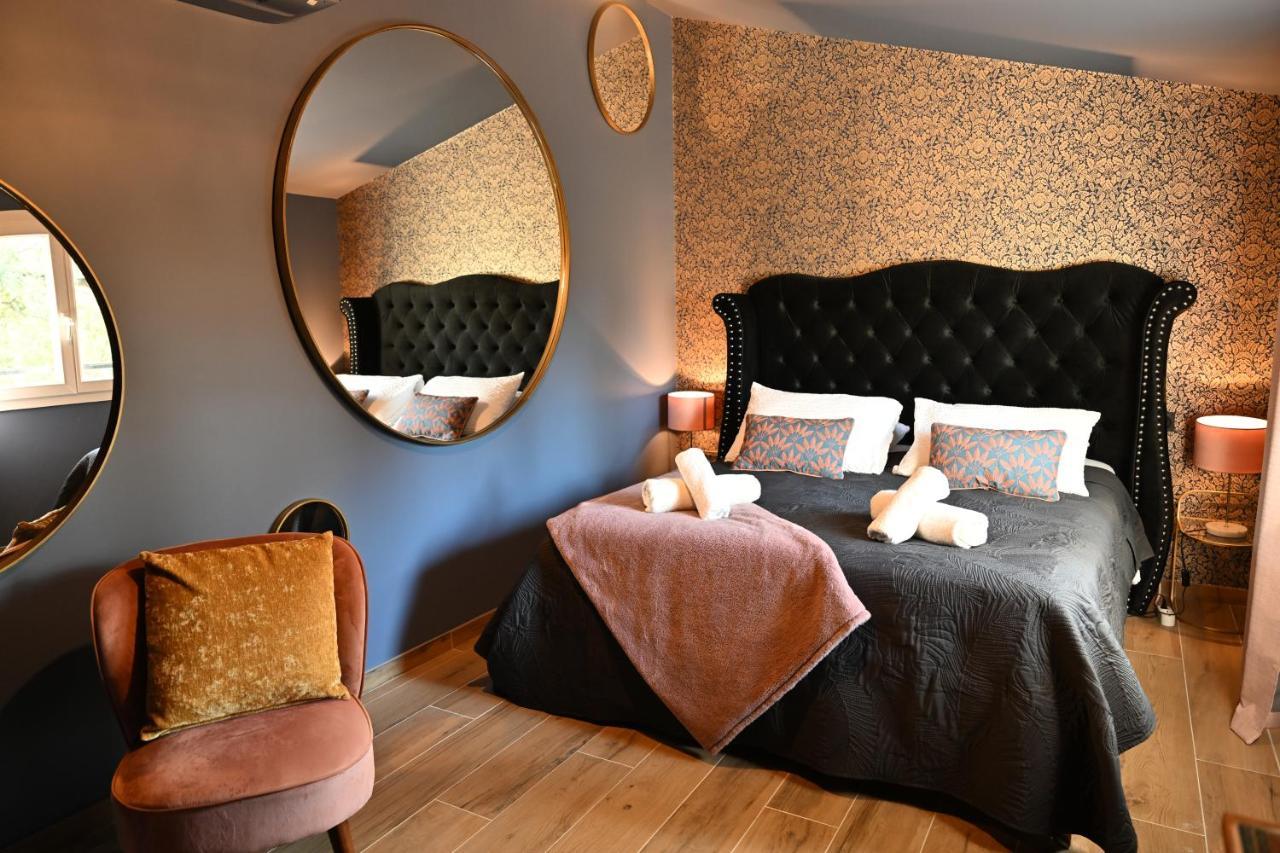 Sous Les Pins Gites Et Chambres D'Hotes La Londe-les-Maures Eksteriør bilde